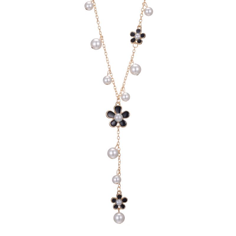 High-Quality Korean Five-Leaf Flower Tassel Necklace - Simple, All-Match Sweater Chain for Autumn/Winter