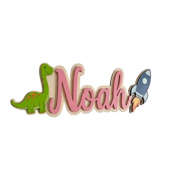 Cartello Personalizzato con Nome per Bambini Dinosauro Razzo Cartello in Legno per Porta per Ragazzi Nome Personalizzato Decorazione da Appendere per Cameretta Asilo Nido Camera da Letto Asilo Nido Sala Giochi