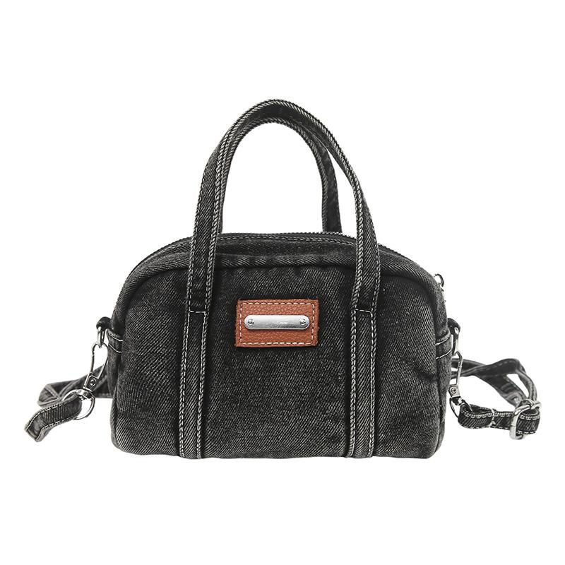 Korean version of fashion casual washed denim bag 2025 new autumn and winter simple mini pillow one shoulder messenger bag