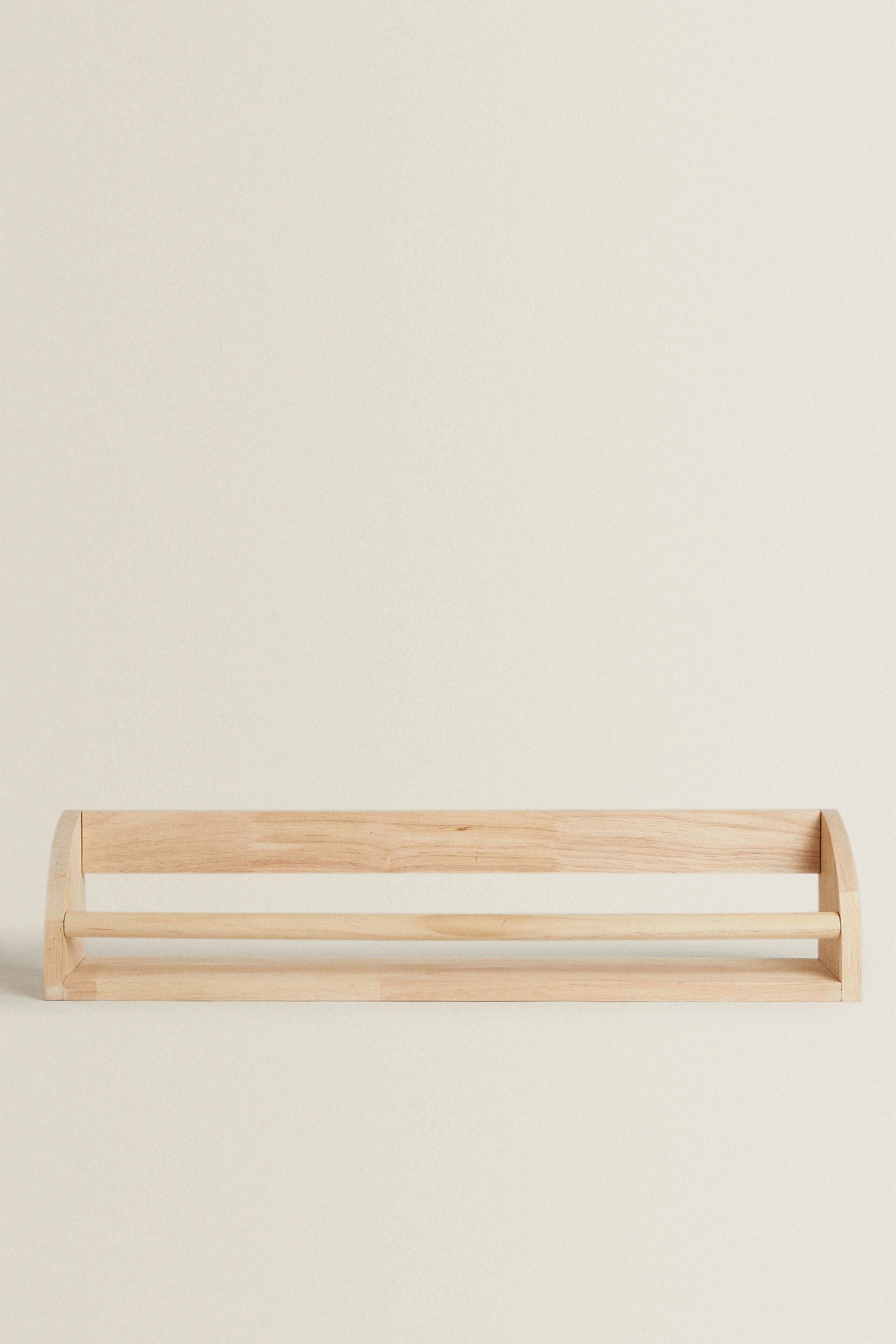 

ДЕРЕВЯННАЯ ПОЛКА С ПЕРЕДНЕЙ РУЧКОЙ