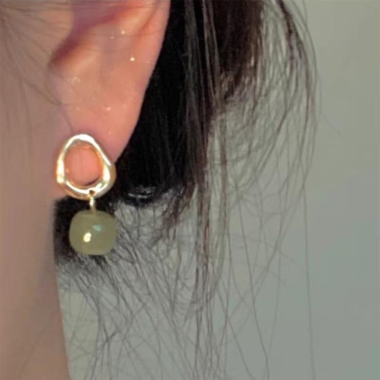 Lychee Jelly Powder Mosquito Coil Ear Clips: Elegant Chinese Style Moisturizing Earrings for Women