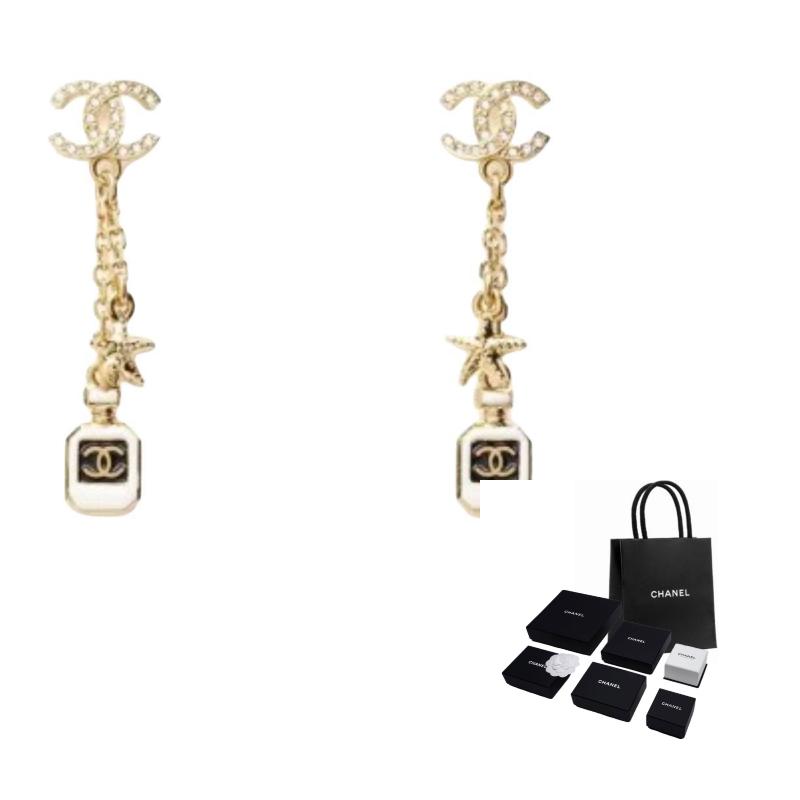 

CHANEL [25C Early Spring] Brand Pendant - Earrings Women s Gold/White золотий