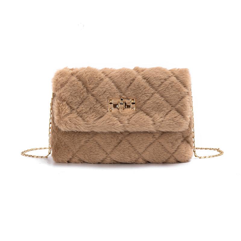 Everyday Shoulder Bag with Clean Lines