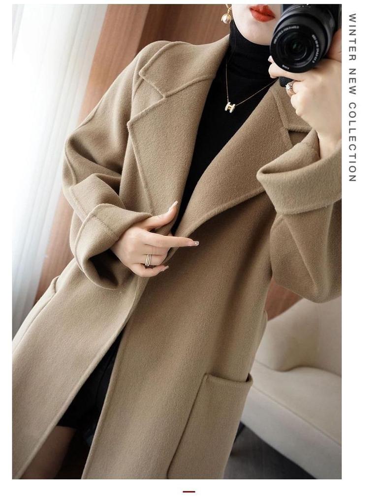 Damkappa i mellanlängd i dubbelsidigt ulltyg: Smalnande fransk & koreansk Hepburn-stil vinterklädsel