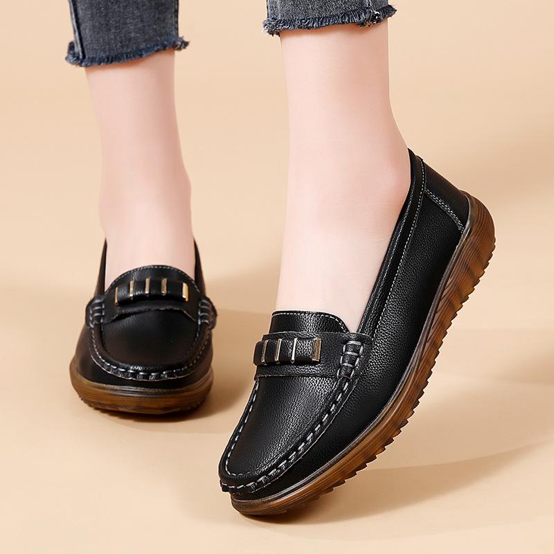 Women's PU Leather Penny Loafers Classic Moccasins Casual Slip On Comfortable Lightweight Walking Flats Driving Boat Shoes for Women Loafer Shoes