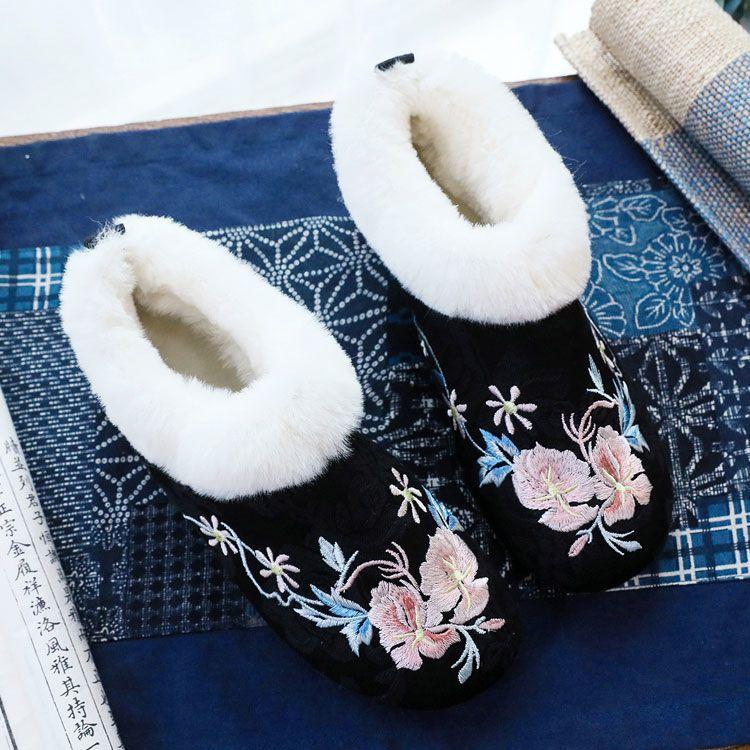 Women's Snow Boots Autumn New Plush Inner Lining Women's Cloth Shoes Retro National Style Low Heel Embroidered Shoes
