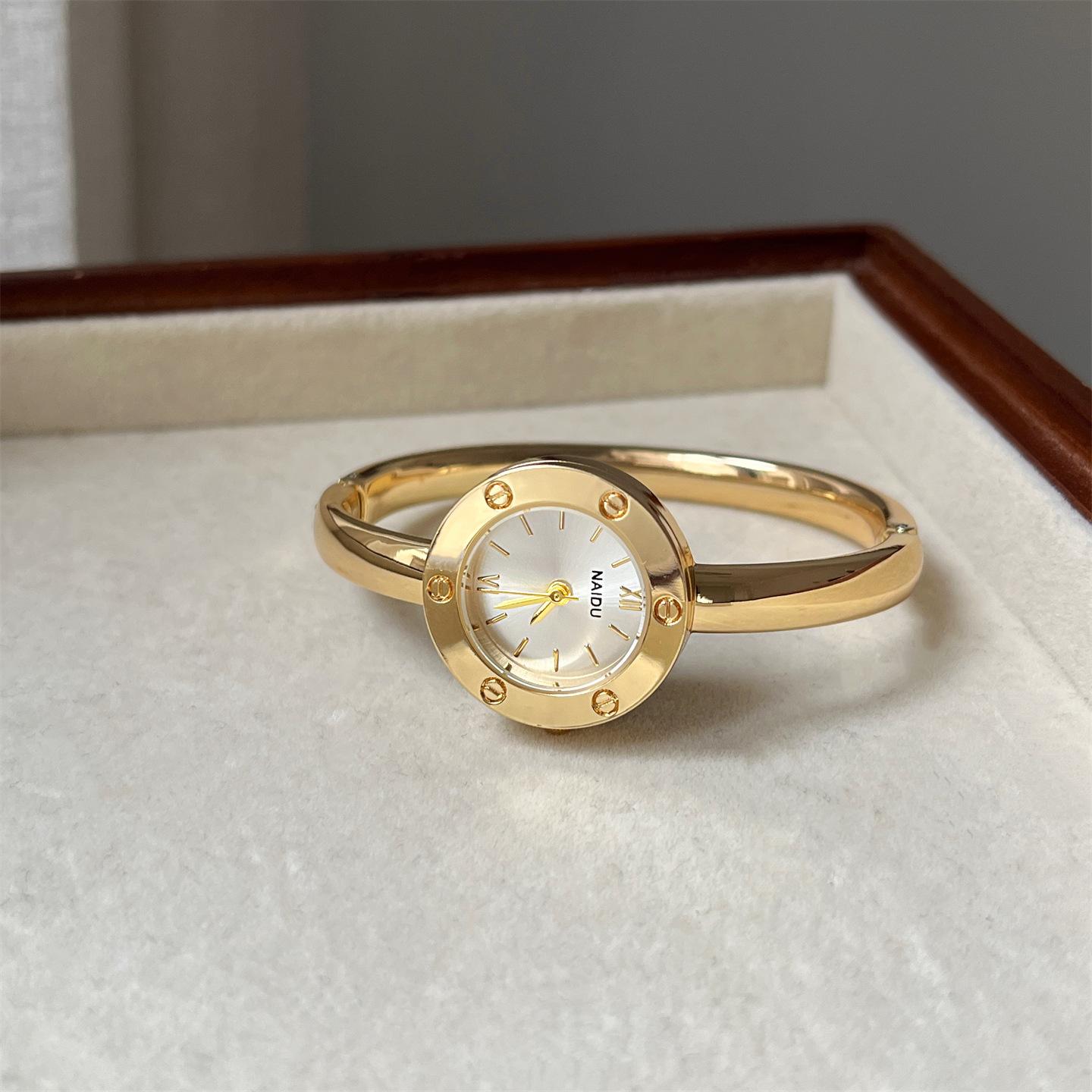 Hong Kong Style Temperament Bracelet Watch Women S French Simple Niche Temperament Quartz Watch