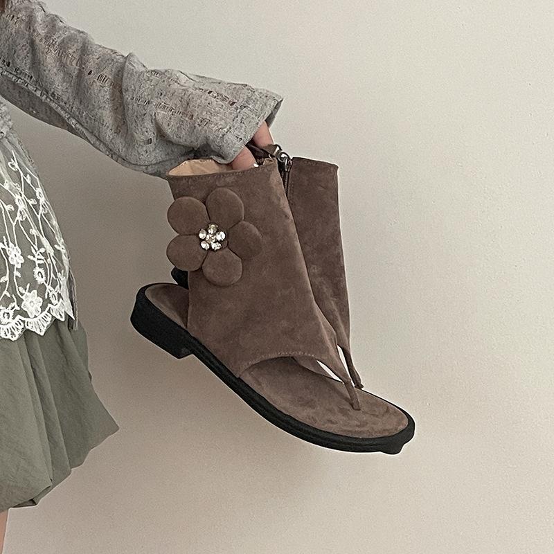 

Fashion versatile niche short boots design sense flower toe sandals women s summer retro outer thick heel sandals cool boots 40 кофейный