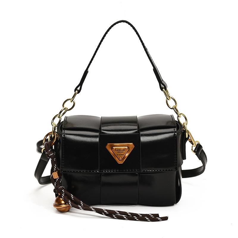 

Fashion casual armpit bag women s winter new trend woven small square bag niche design shoulder bag чорний