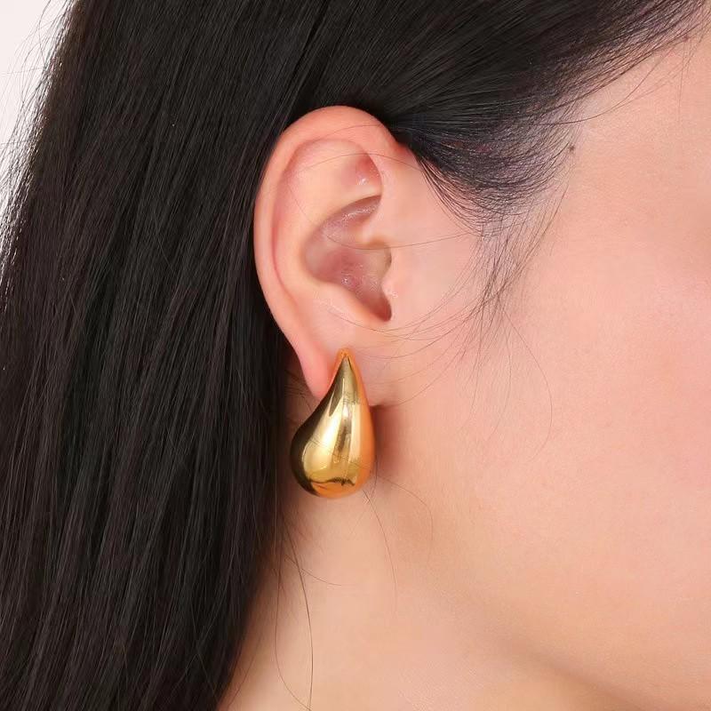 Vintage Glossy Waterdrop Dangle Earrings For Women Lightweight Hollow Thick Teardrop Golden Color Chunky Hoops Fashion Jewelry Gift