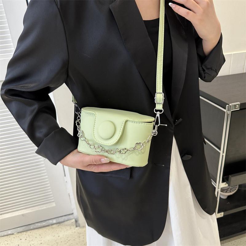 Chic And Fashionable Small Shoulder Bag For Women Perfect For Everyday Use