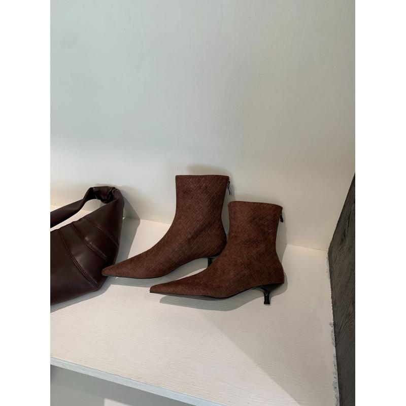 

2025 autumn and winter French retro suede pointed thin boots single boots thin middle heel Maillard short boots 39 кофейный