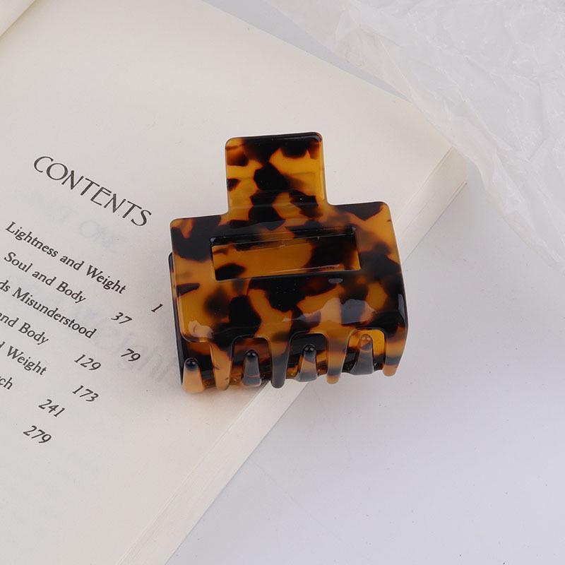Korean-Style Floral Medium Square Acetate Hair Claw - Elegant and Versatile Hair Accessory
