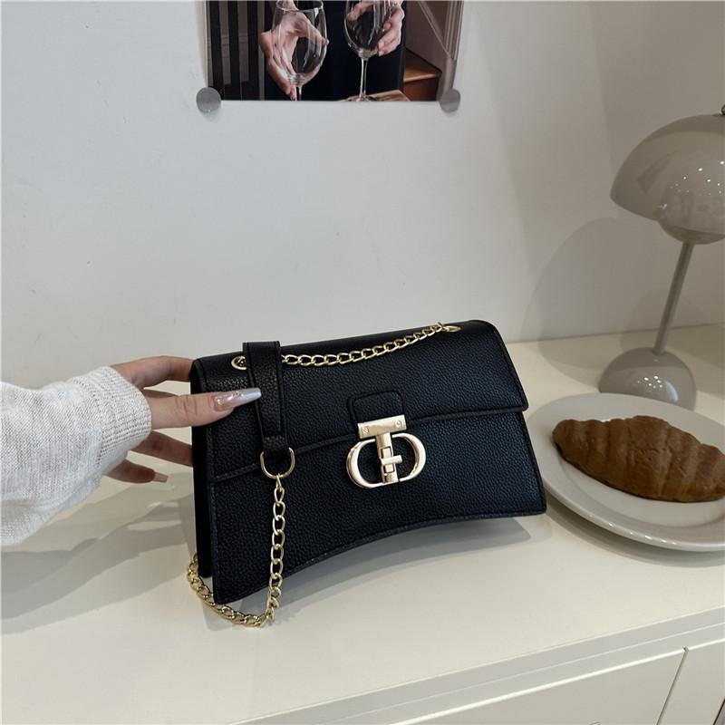 

Текстурированная новая высококлассная универсальная простая наплечная сумка женская цепочка модная для отдыха для поездок на работу персонализированный дизайн сумка-мессенджер чёрный