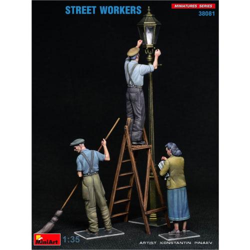 Miniart 1/35 Scale Street Workers (3 Figures) Plastic Model Kit MA38081