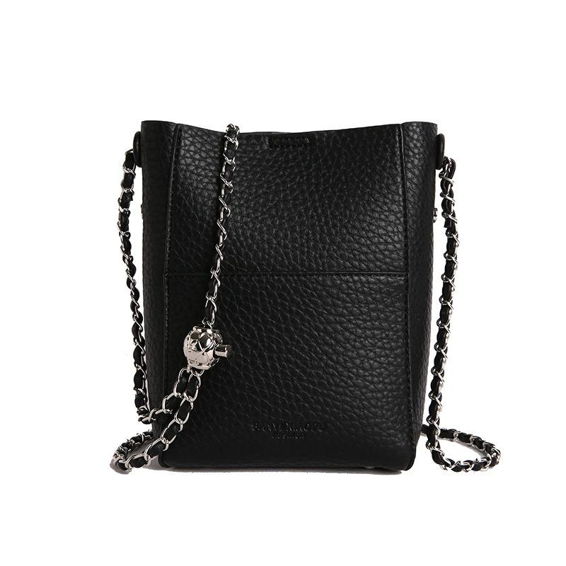 Bucket bag women's new shoulder messenger bag versatile large capacity women's handbag texture niche bag