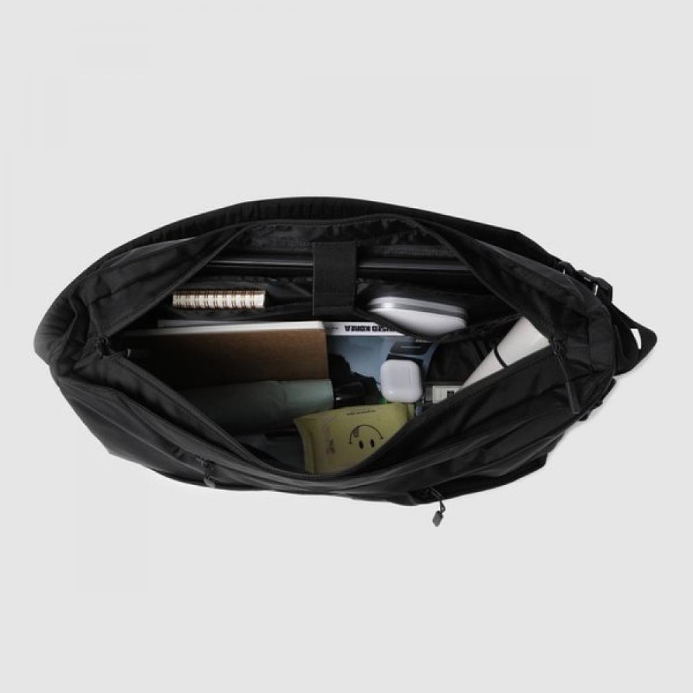 Umbro Rollin Duffel Messenger Bag Ur123cbg16 Blk