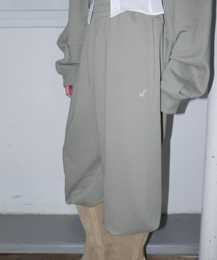 Obeodyupeulleeo Two-Way Wide Sweat Pants_Khaki
