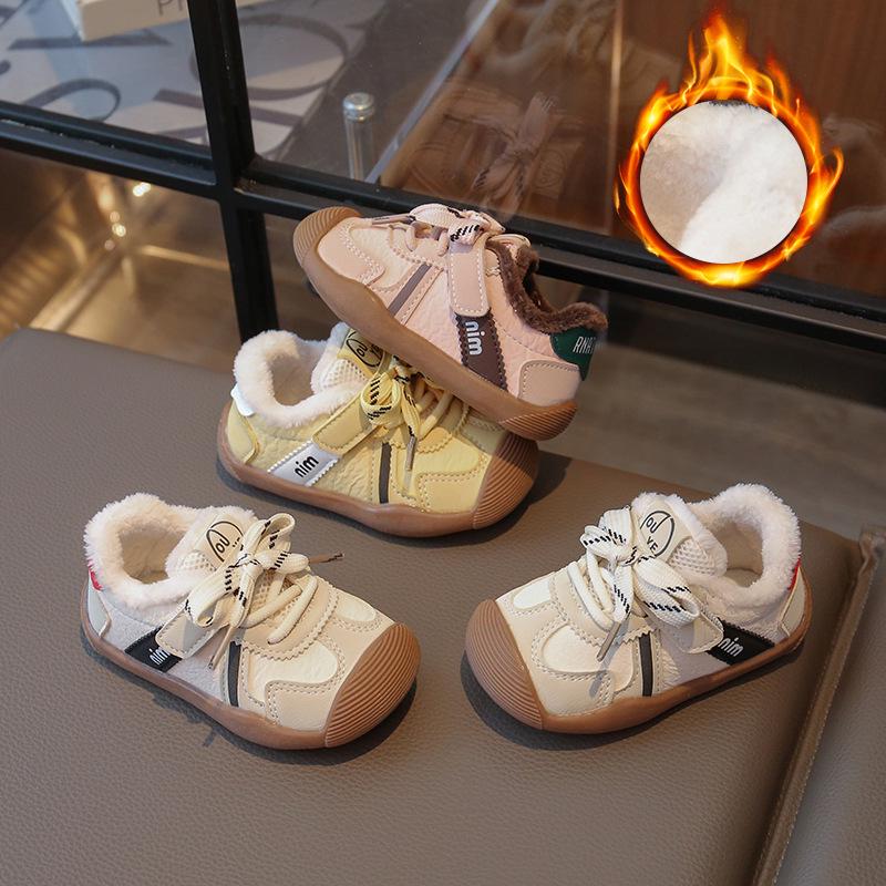 2025 Autumn/Winter Waterproof Leather Baby Shoes: Velvet-Lined, Versatile, Fashionable, Soft-Soled Children’s Sports Shoes.