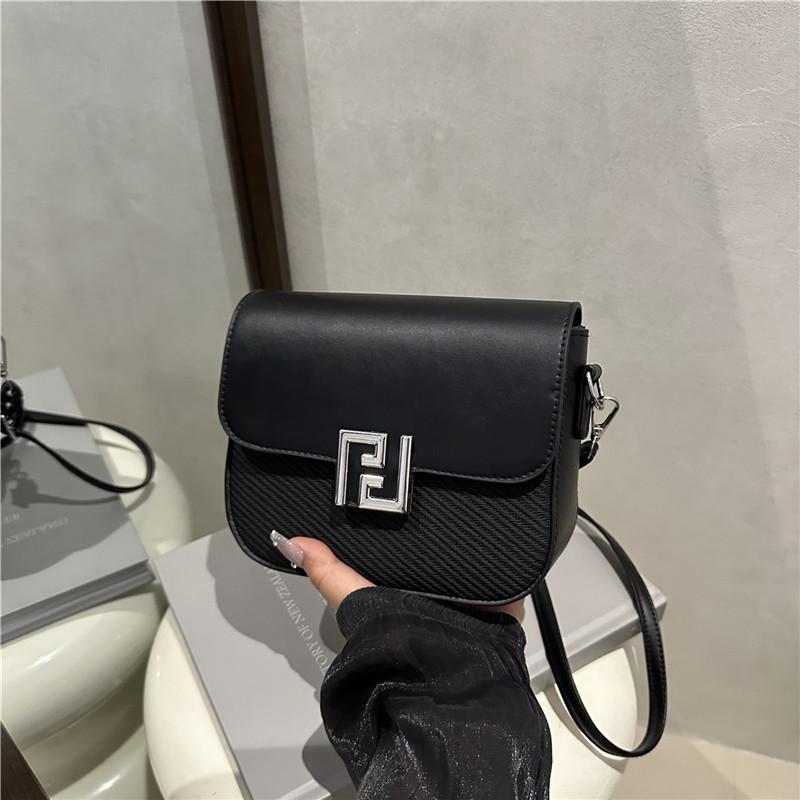 Premium trendy portable small square bag 2025 spring new simple fashion casual shoulder temperament messenger bag