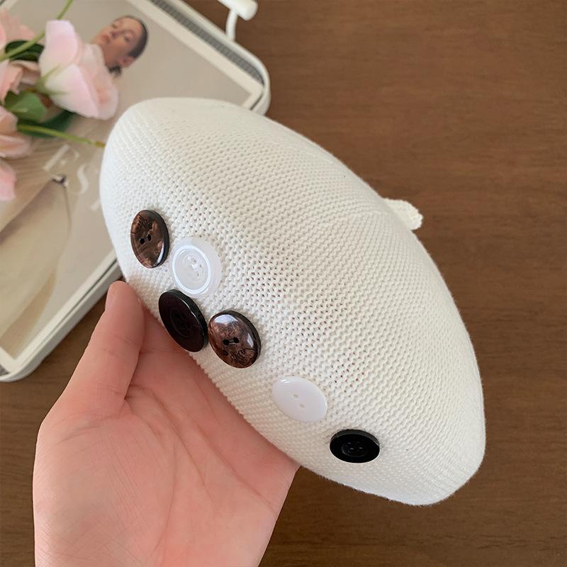 

Beret Elegant Summer Hat With Vintage Button And Hollow Design For Unisex Wear білий