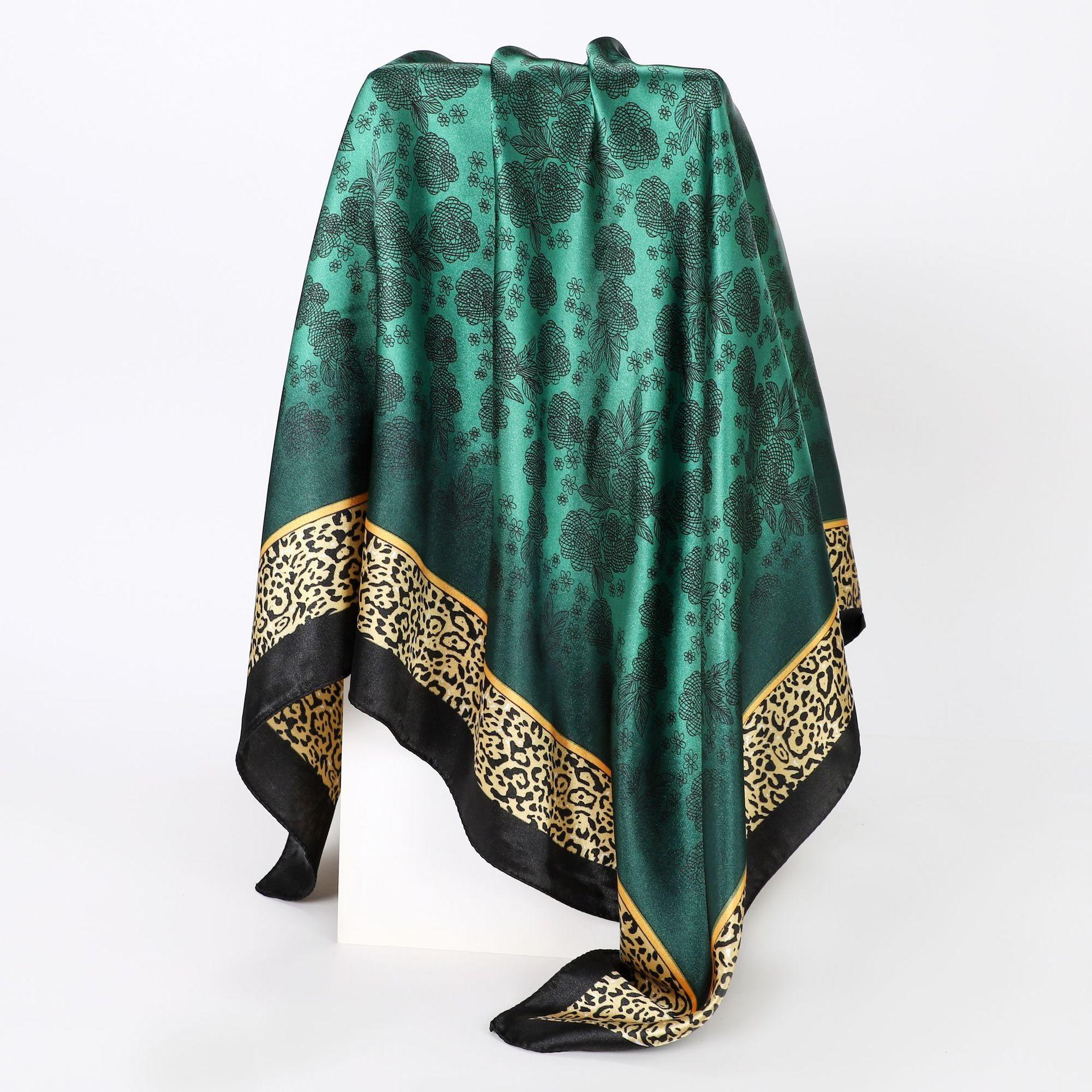 

Квадратні шалі з леопардовим принтом Популярні шарфи на чотири сезони Розкішний стиль Сонцезахисна хустка Нова мода 90X90СМ Головна хустка 90x90cm