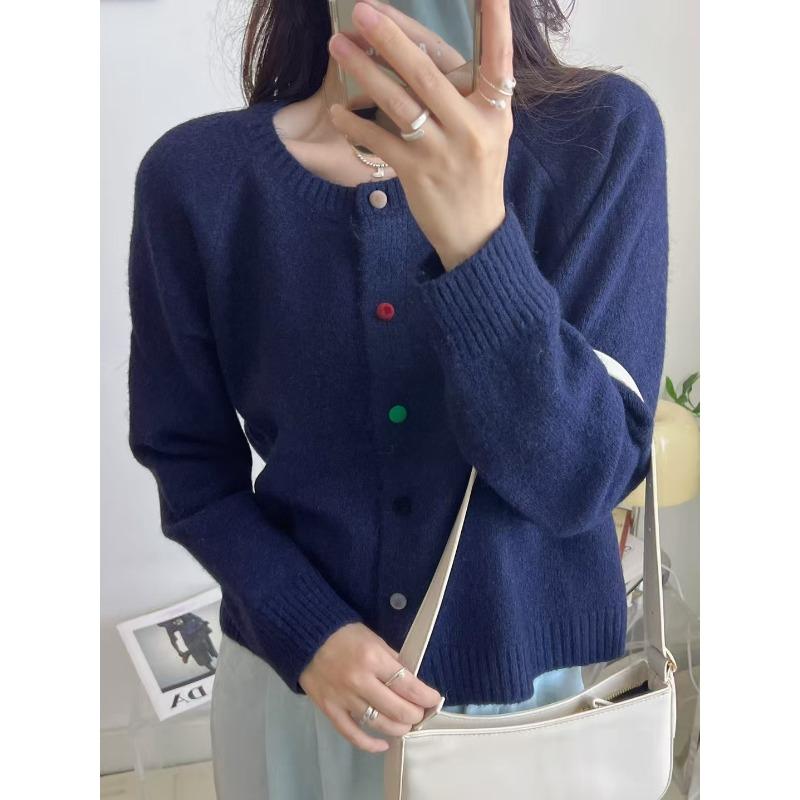 

New Simple Casual Loose Long-sleeved Knitted Cardigan Women s Autumn Senior Sense Age-reducing Thin Round Neck Breasted Top one size fits all