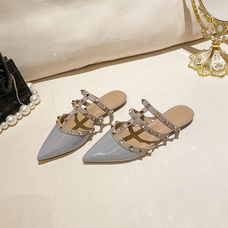 HL08 neue Sandalen High Heels Tasche Kopfnieten ein Wort mit flachen Sandalen Frauen