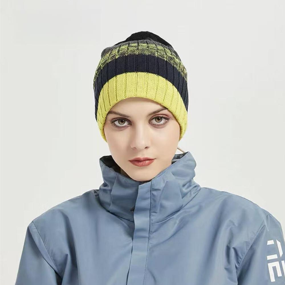 Unisex Mützenmütze mit Buchstaben-Etikett-Dekor, lässig, bunte Streifen, Winterstrickmütze, für den Alltag und Outdoor-Skisport