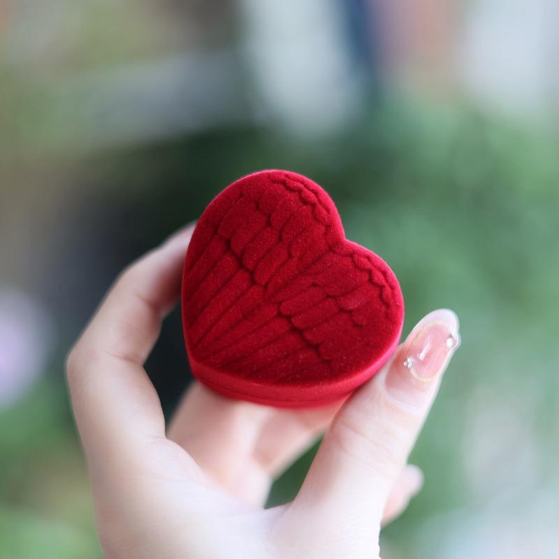 Flocked Heart Shaped Rose Ring Box Velvet Engagement Display for Marriage Proposal Valentines Day Party