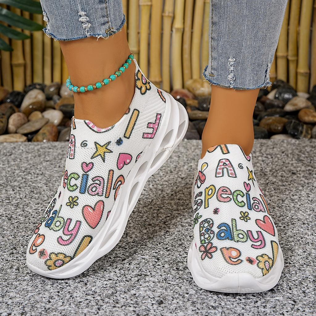 Zapatos tejidos voladores 2025 nuevos zapatos de suela gruesa combinación de colores de caña baja comercio exterior talla grande moda deportiva y de ocio zapatos individuales para mujer