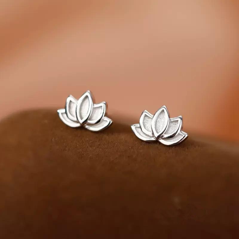 925 Sterling Silver Lotus Flower Small Stud Earrings For Women Piercing Luxury Elegant High Jewelry Best Selling серебряный