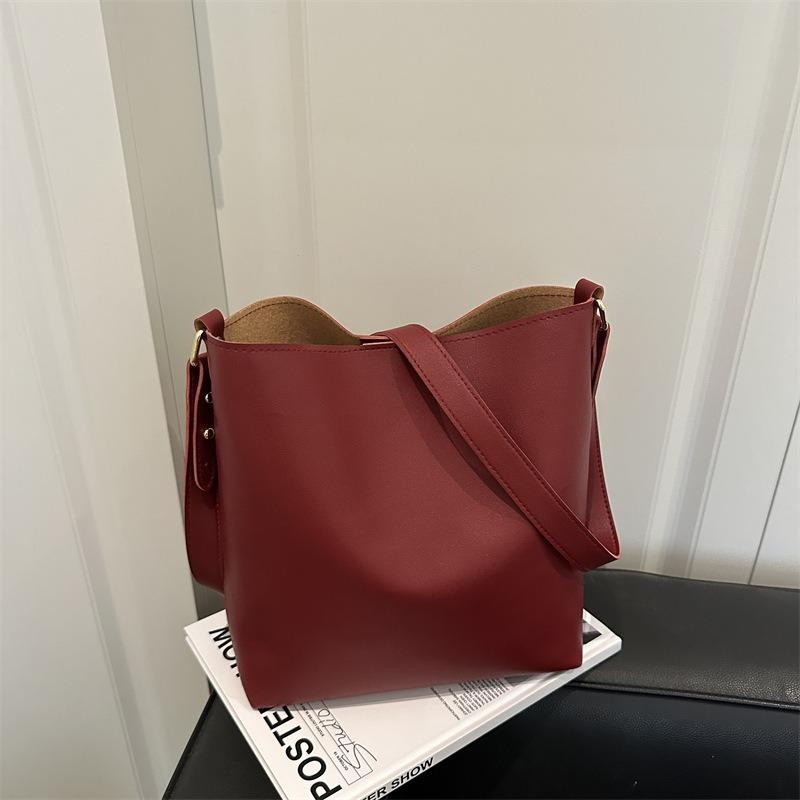 Large Capacity Retro Simple Korean Style Fashion Single Shoulder Crossbody Bucket Bag