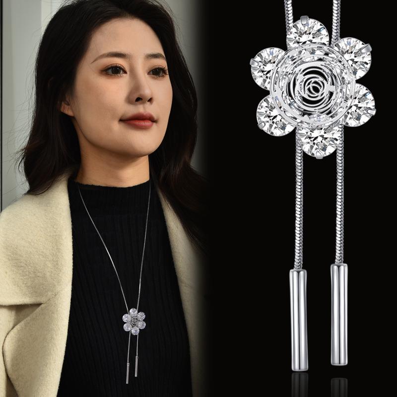 

Versatile Crystal Flower Sweater Necklace - Japanese & Korean Fashion Jewelry Pendant
