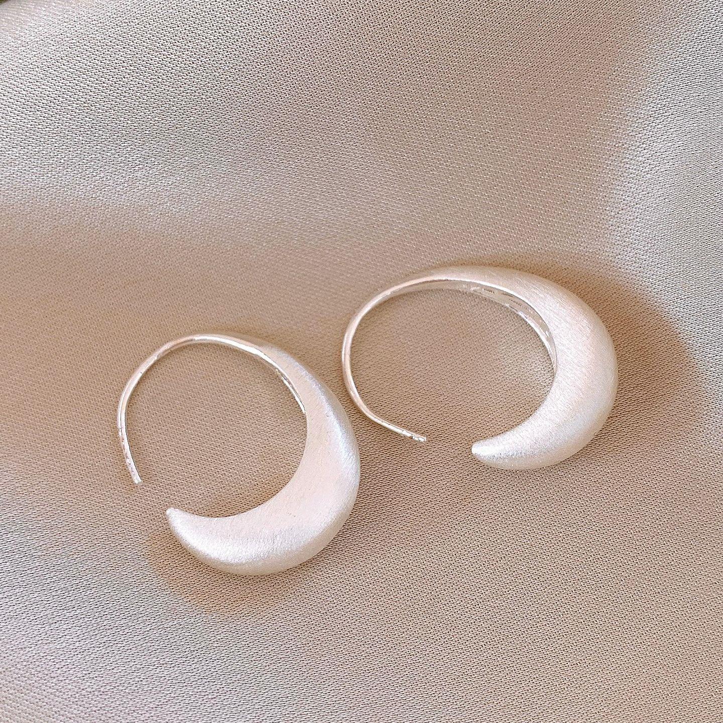 

European and American brushed geometric oval hollow earrings, earrings, individual simple earrings
