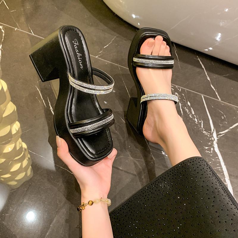 

2025 summer new wind one-word rhinestone women s large size thick heel square head cool slippers 42 чорний