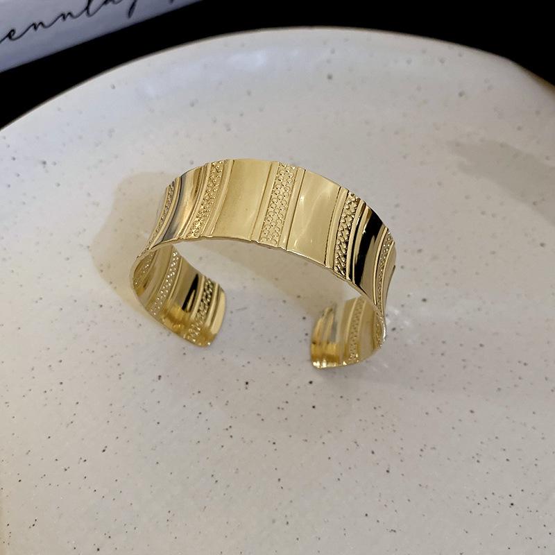 Minimalist Metal Grid Bracelet - European & American Fashion Niche, High-end Style Hand Jewelry