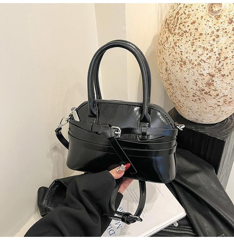 

Модная ручная сумка-ракушка весна новая простая универсальная на плечо подмышку повседневная сумка-мессенджер чёрный