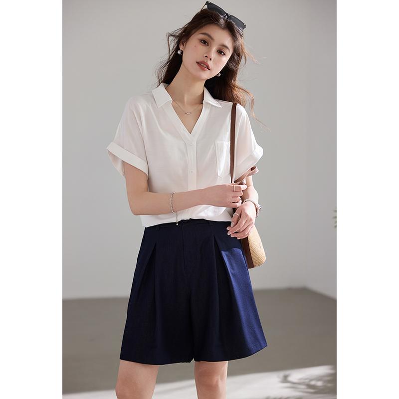 Soft Power Style Series V-neck Short-Sleeved Shirt