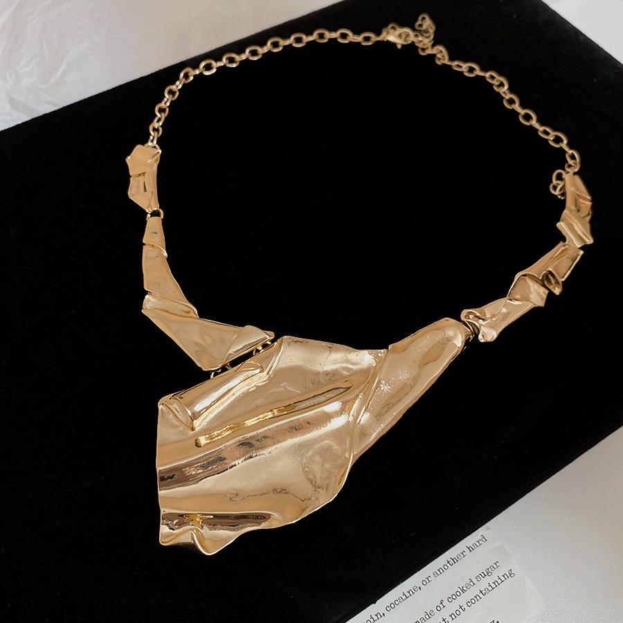 High-End European & American Metal Oval Earrings and Necklace Set - Simple Clavicle Chain for Women