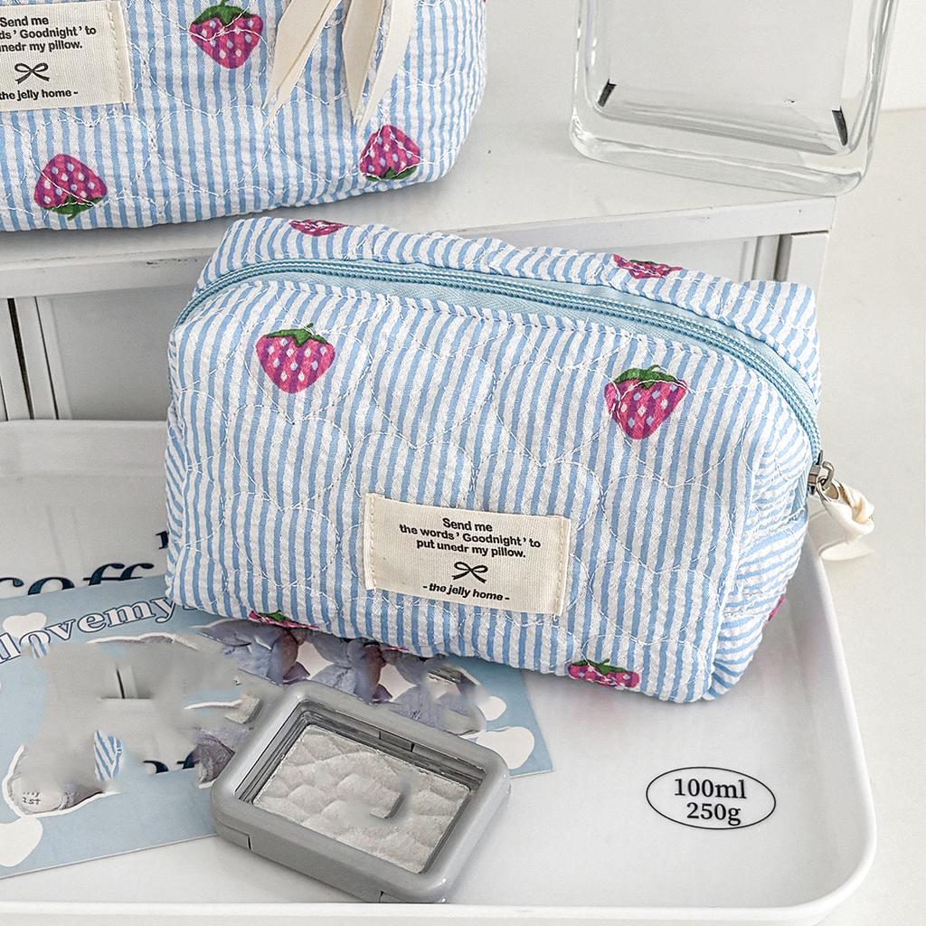 New Cute Strawberry Print Women Cosmetic Storage Bag Large Capacity Toiletry Makeup Pouch Handbag Ladies Zipper Quilting Bag