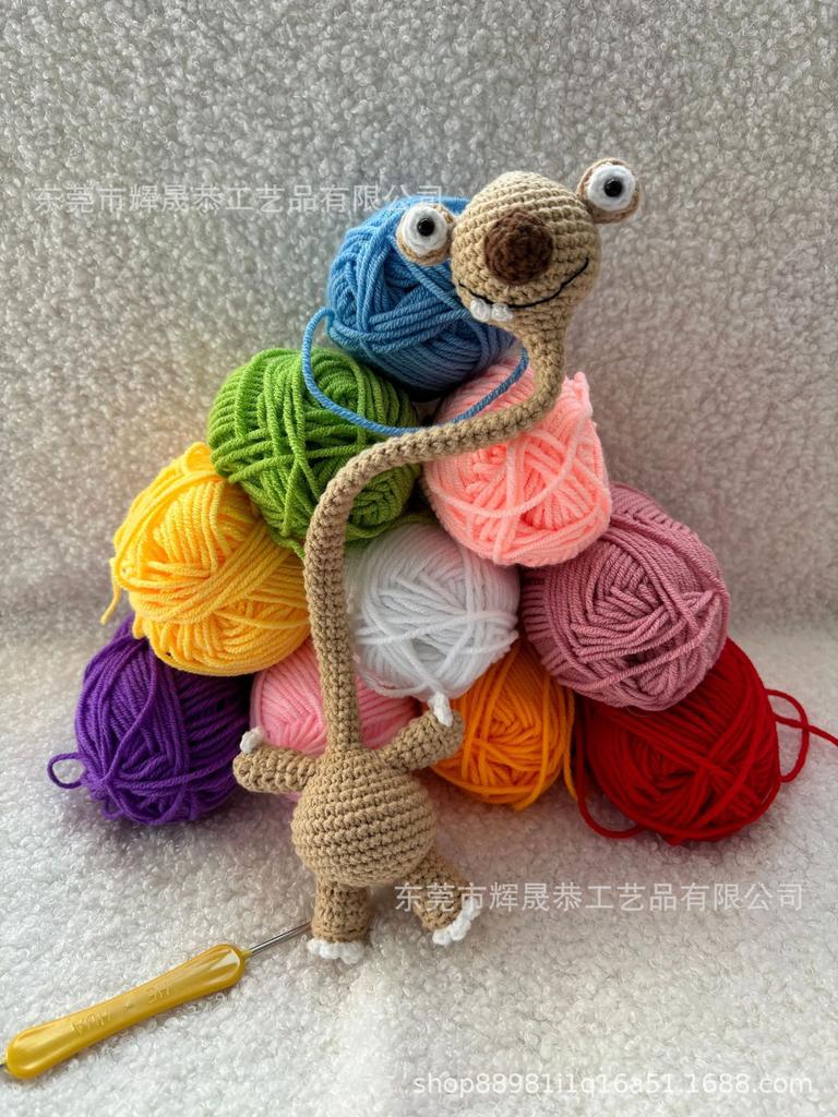 Handmade Crocheted Giraffe Bag Charm – Plush Pendant for Bags and Keys, Stylish and Fun Accessory, Adorable