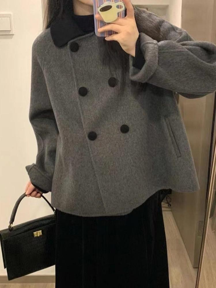 Petite Women's Retro Gray Woolen Coat with Peter Pan Collar, Thickened for Autumn/Winter Korean Hepburn Style.