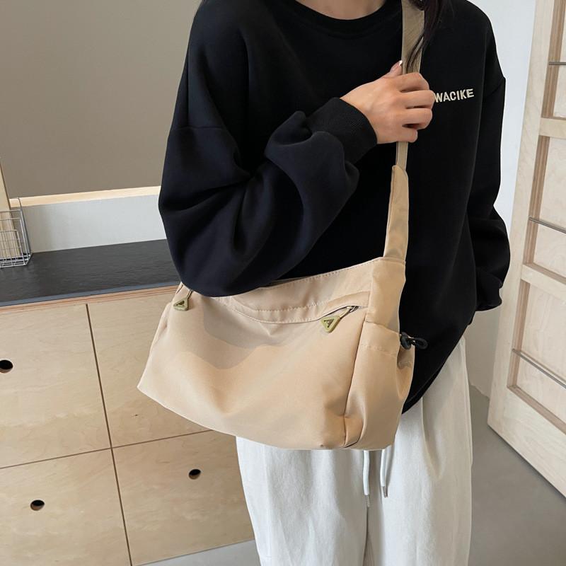 Stylish And Spacious Canvas Tote Bag For Women In Minimalist Design 2024 Edition