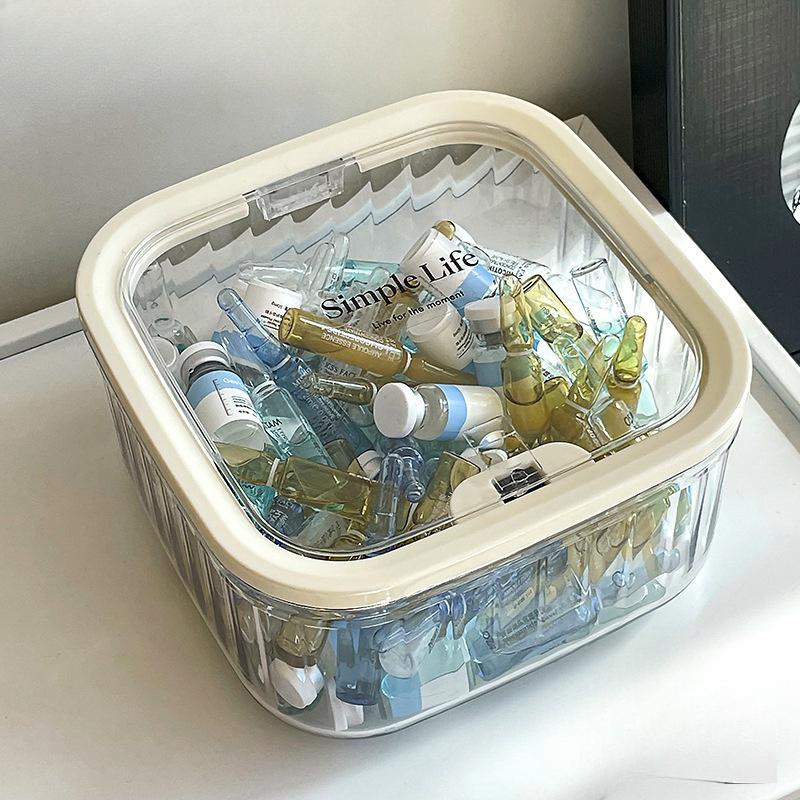 

Прозрачная столешница коробки для хранения Essence — это полка для косметики, пробников средств по уходу за кожей и мелких вещей. Small