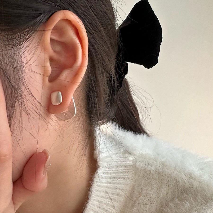 Minimalist Geometric Square Stud Earrings for Women, Two-Way Wear with Back-Hanging Design, Hollow Square Style – Trendy Ins Niche Ear Jewelry