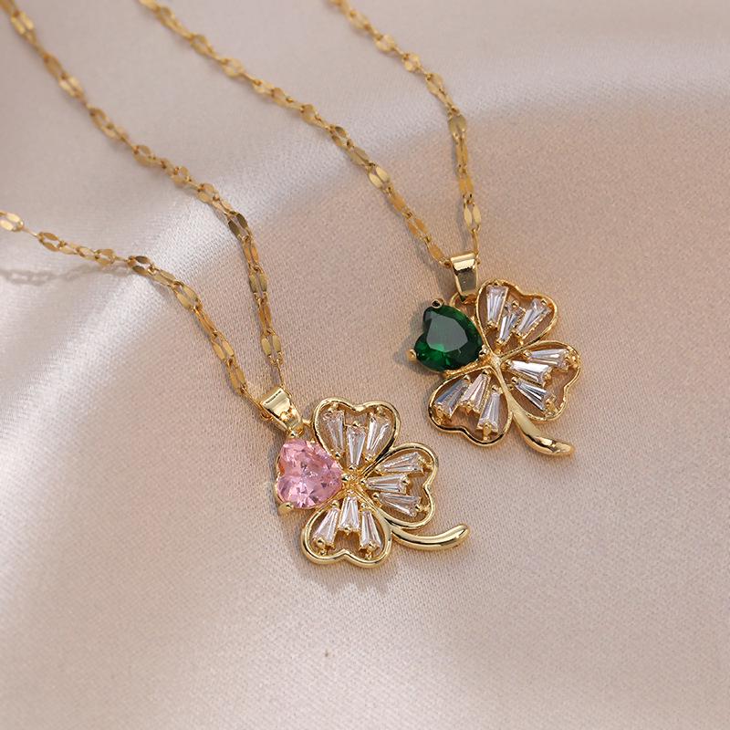 

Women s Retro Emerald Heart & Clover Zircon Pendant Necklace