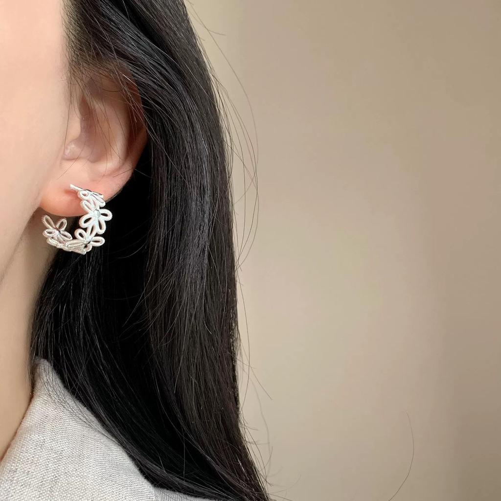 925 Sterling Silver Vintage Earrings For Women Trendy Simple Flower Hollow Earring Jewelry Prevent Allergy Party Accessories
