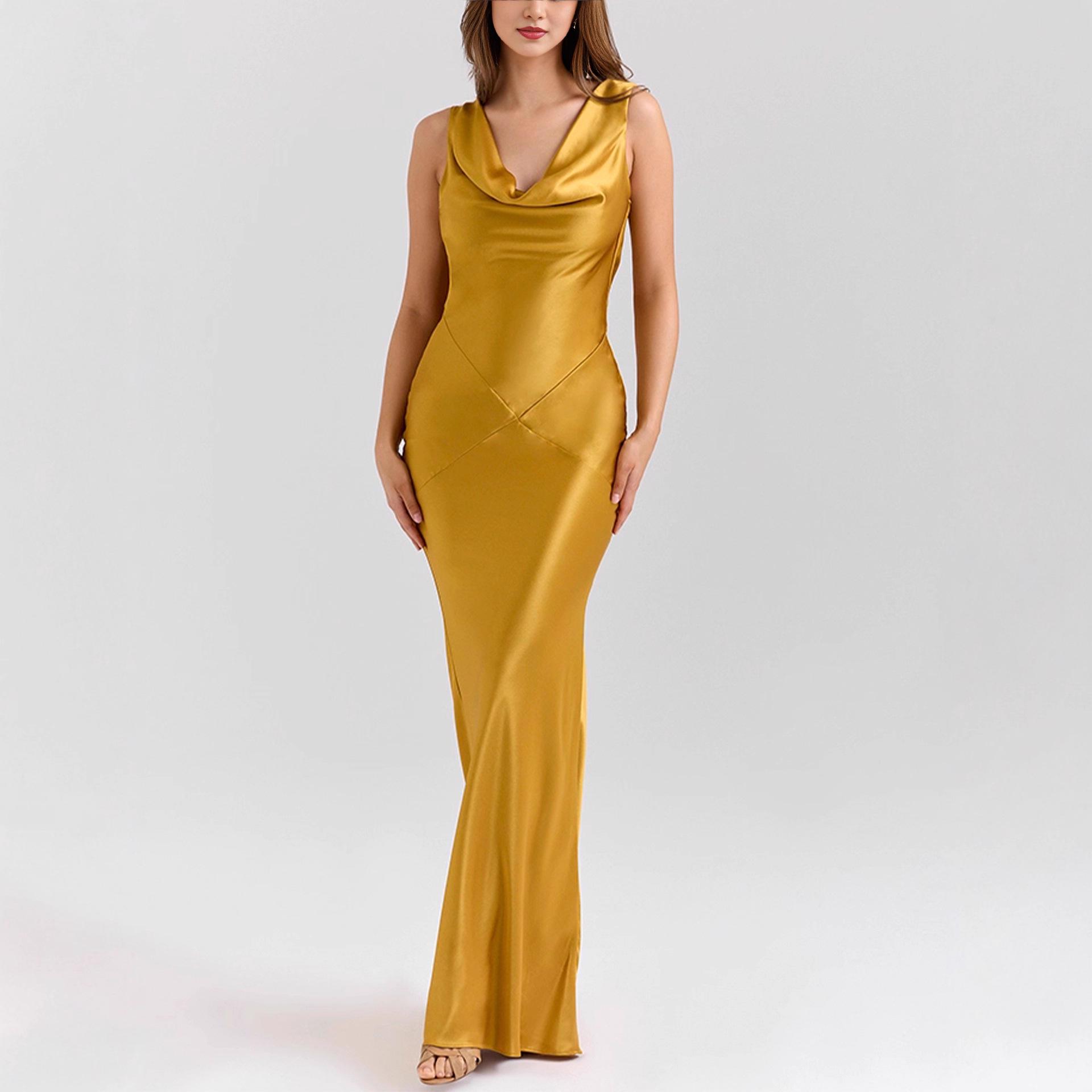 

Элегантное атласное платье с драпировкой на шее без спинки от Haute Couture M