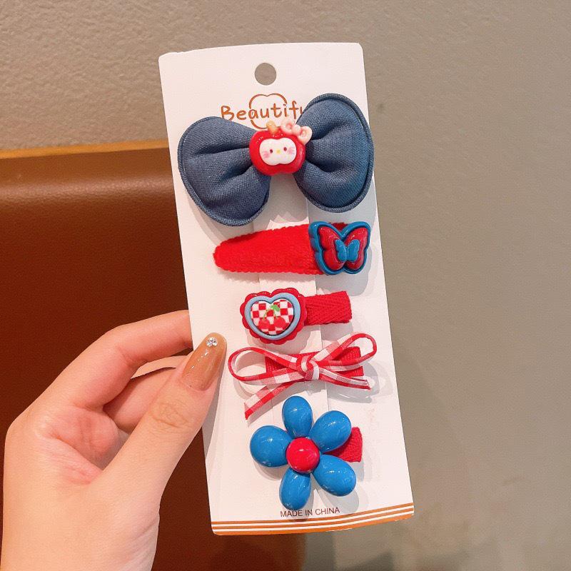 Kids' Cartoon Girl Hair Clips – Cute Handmade KT Bangs Headwear & Accessories